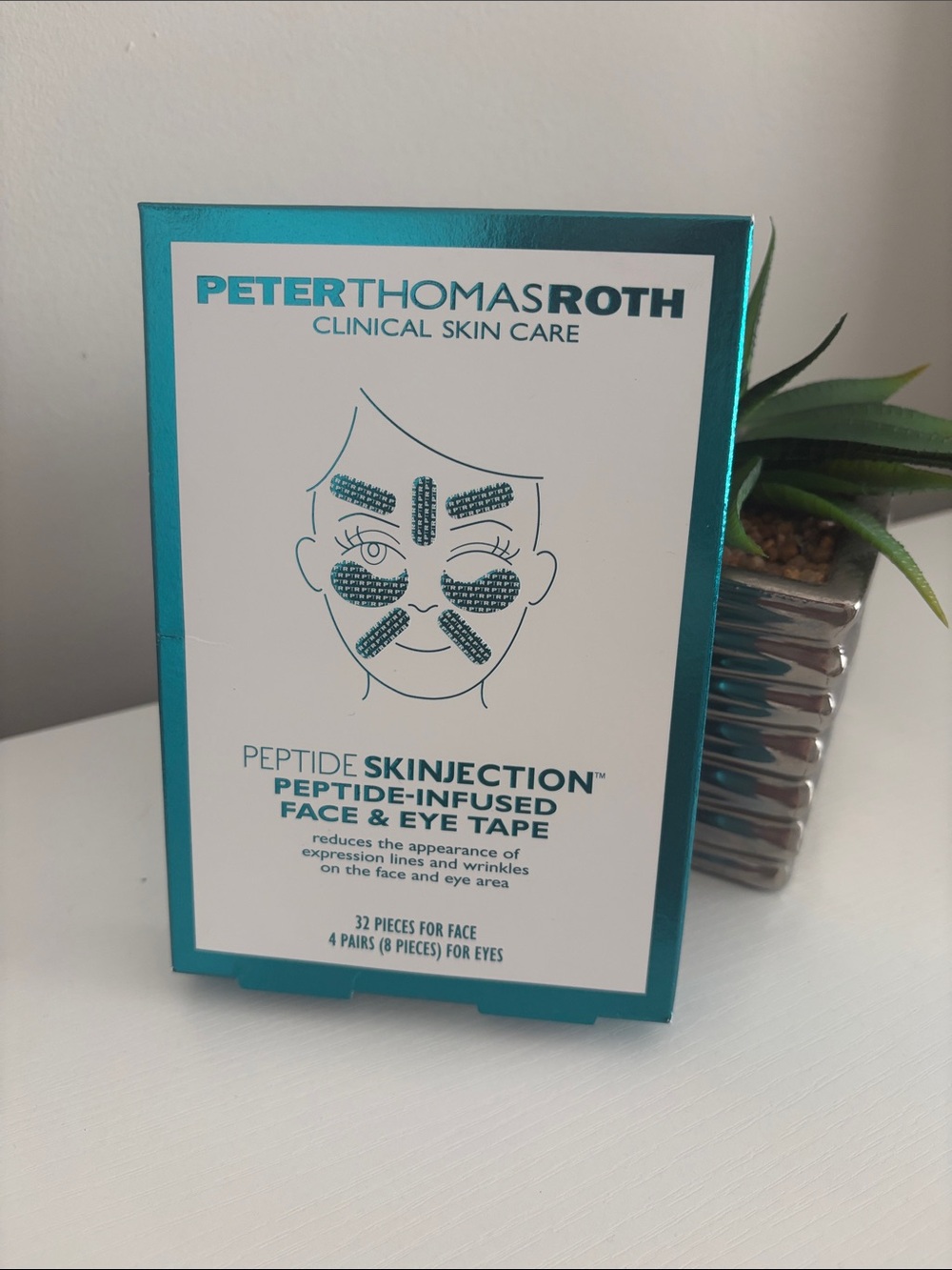 Peter Thomas Roth Peptide Skinjection Face & Eye Tape - New